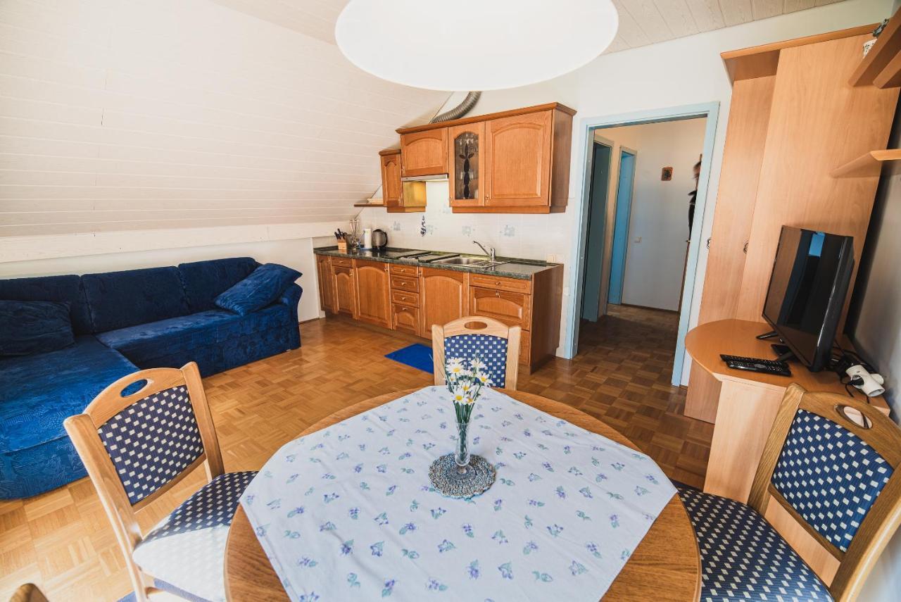 Homestay Kocka Згорнье-Езерско Экстерьер фото