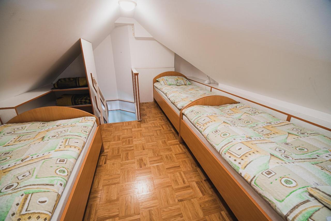 Homestay Kocka Згорнье-Езерско Экстерьер фото