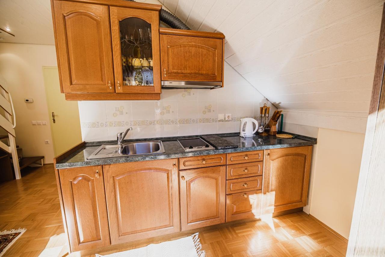 Homestay Kocka Згорнье-Езерско Экстерьер фото